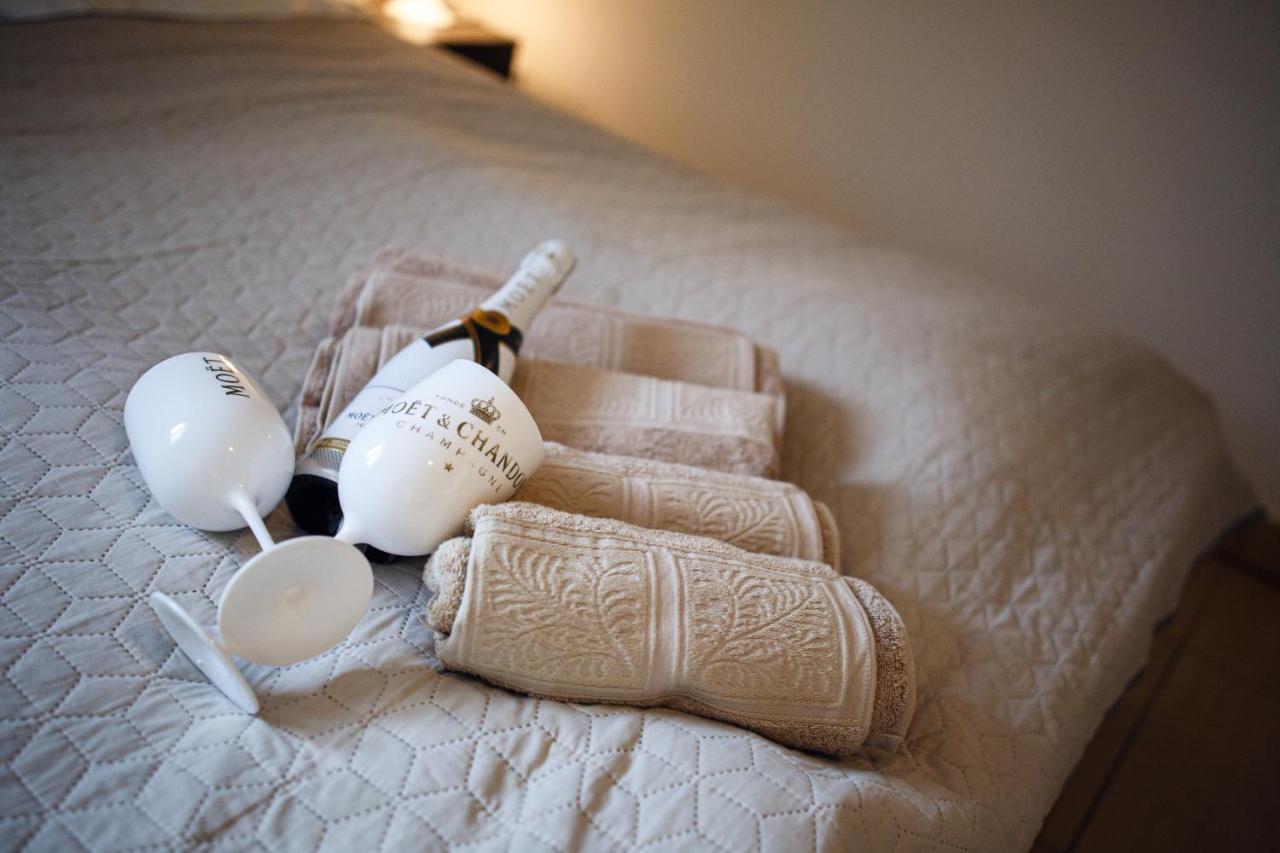 Ambre Mare - Wypoczynek Pod Palmami Bed & Breakfast โปเบียโรโว ภายนอก รูปภาพ