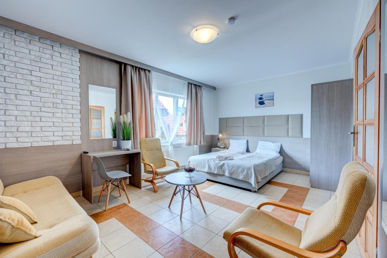 Ambre Mare - Wypoczynek Pod Palmami Bed & Breakfast โปเบียโรโว ภายนอก รูปภาพ