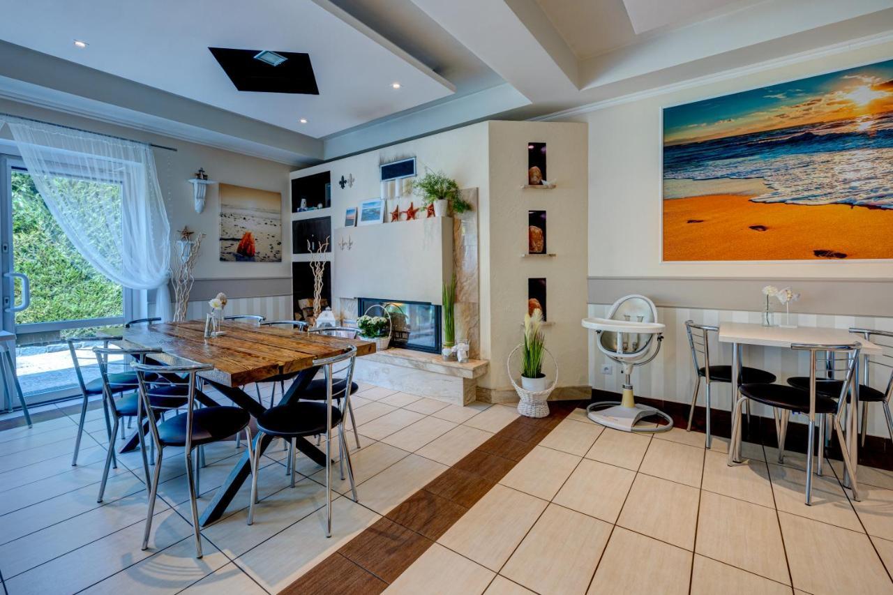 Ambre Mare - Wypoczynek Pod Palmami Bed & Breakfast โปเบียโรโว ภายนอก รูปภาพ