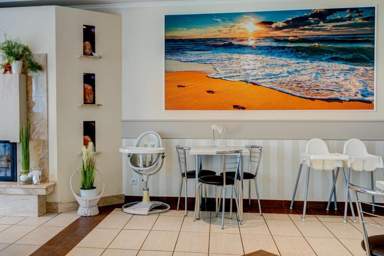 Ambre Mare - Wypoczynek Pod Palmami Bed & Breakfast โปเบียโรโว ภายนอก รูปภาพ